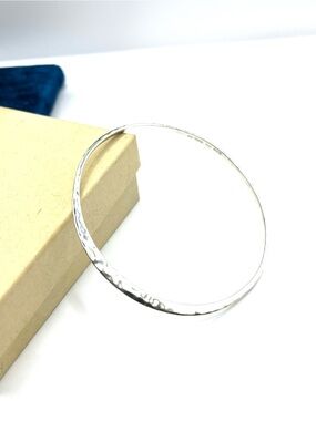 Hammered Silver-Tone Bangle Bracelet - Sleek Minimalist Style Large